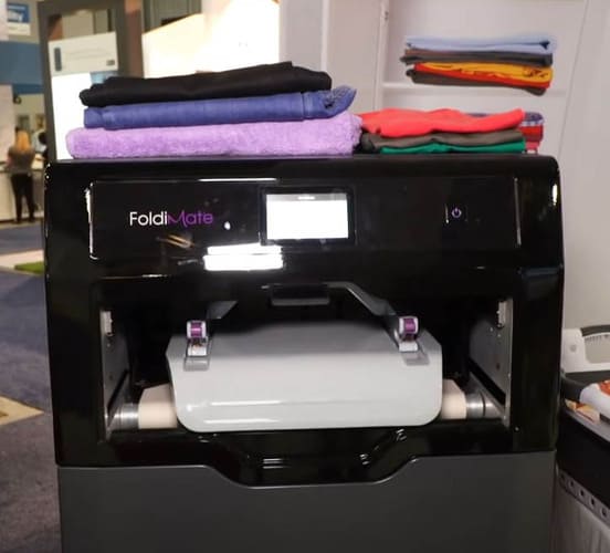 Rendición Edredón Inconveniencia FoldiMate: La máquina que dobla la ropa en 5 segundos - Maestros Del  Planchado